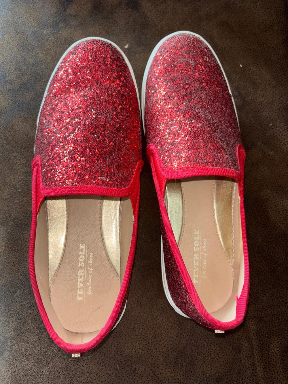 FEVER SOLE Red Glitter Slip-On Loafers